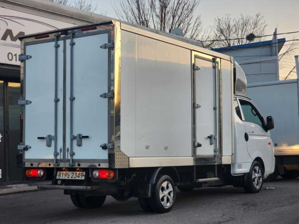 Hyundai Porter Super Cab/ Long Wheelbase Twin Comp 3