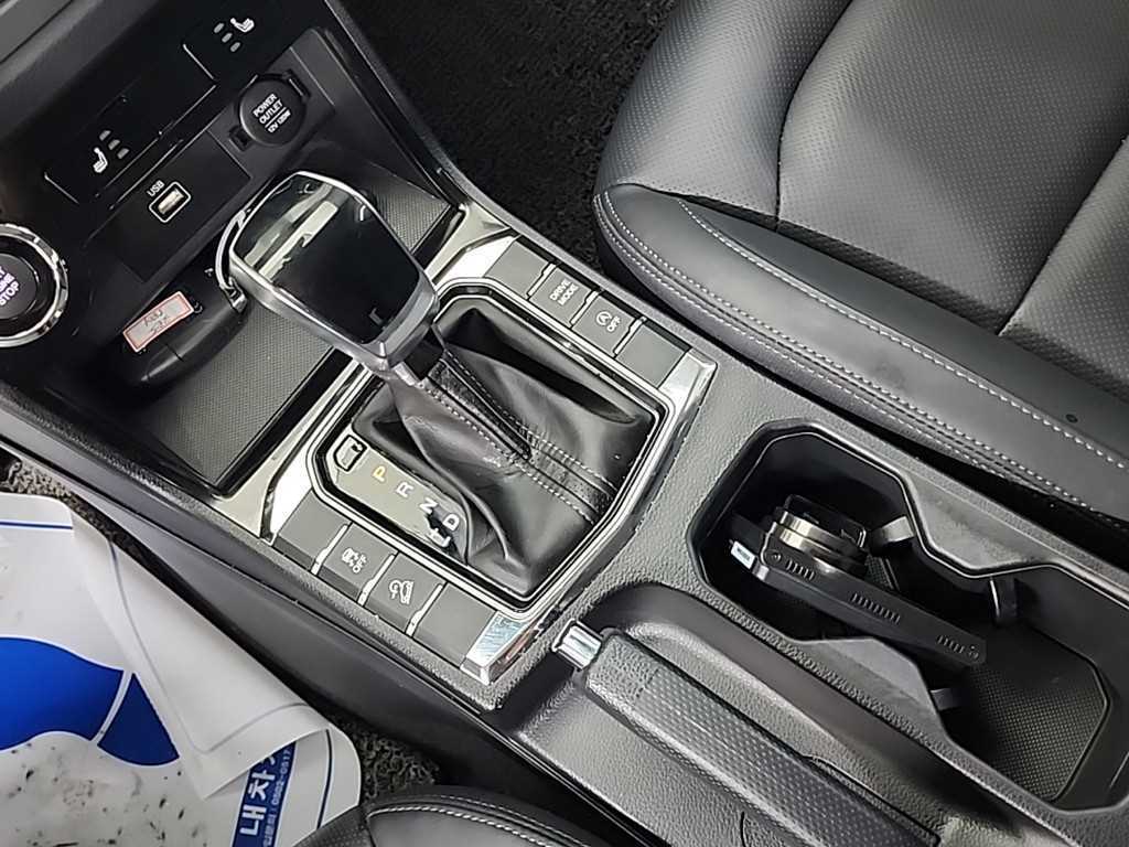 KG Mobility (Ssangyong) Korando 2WD Gasoline 1.5 C5 9