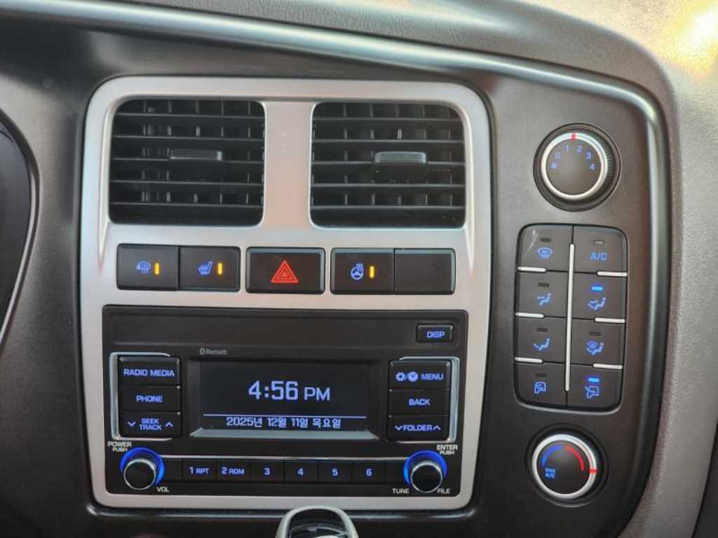 Hyundai Porter Super Cab/ Long Wheelbase Twin Comp 10