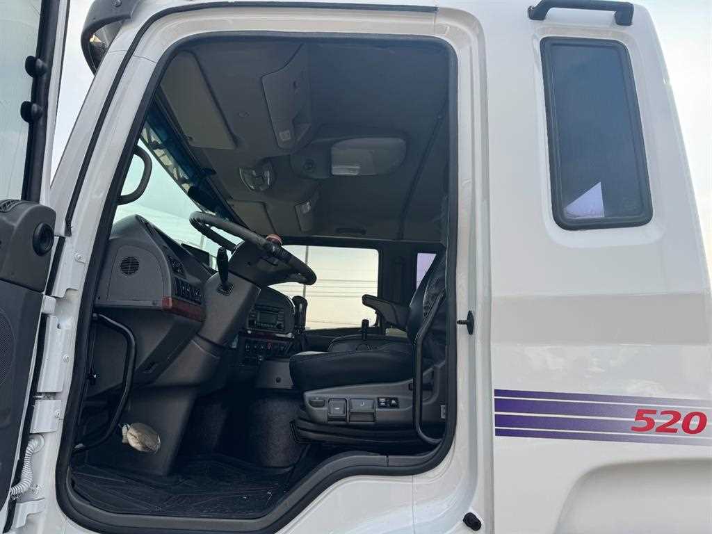 현대 트라고 암롤 25톤 수동 6