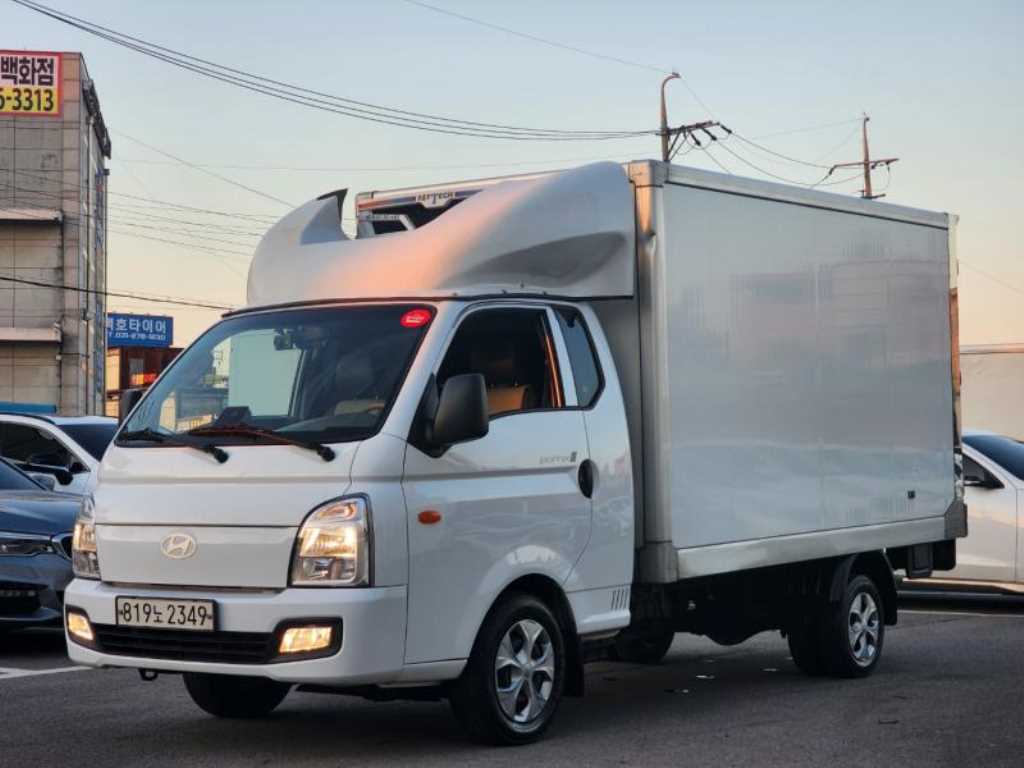 Hyundai Porter Super Cab/ Long Wheelbase Twin Comp 2