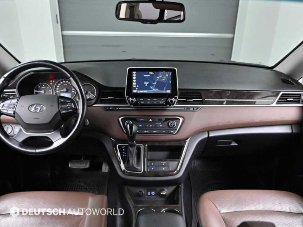 Hyundai Starex 2WD Urban Exclusive 8