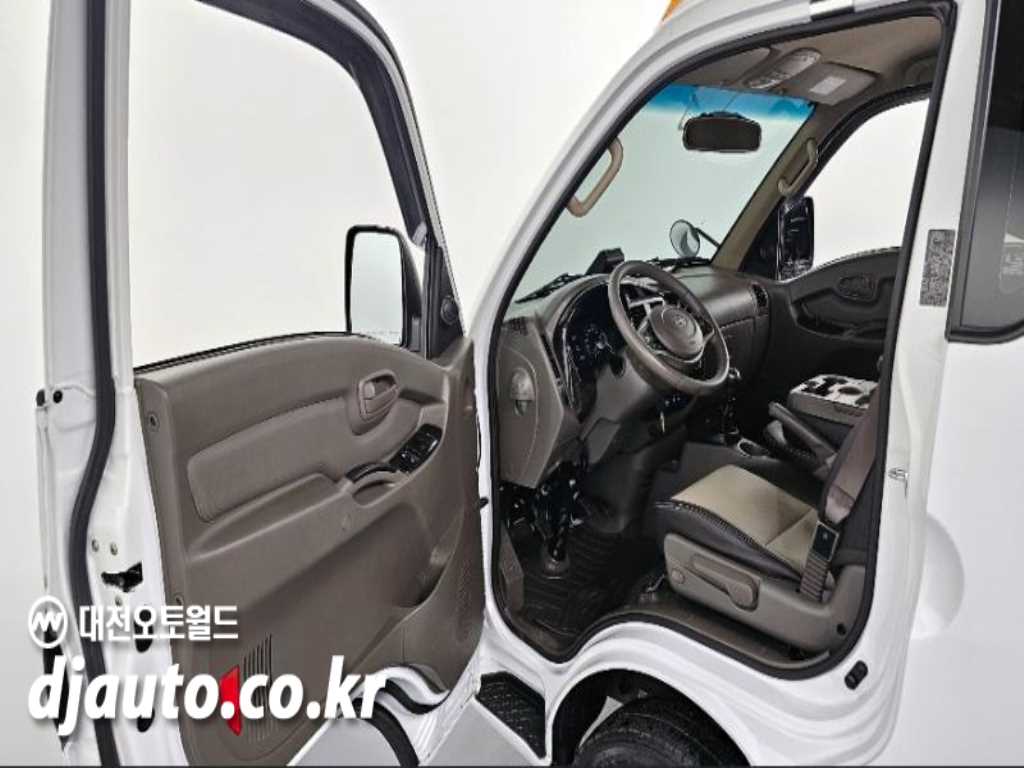 현대 포터2 1톤 카고 슈퍼캡 장축 LPG 9