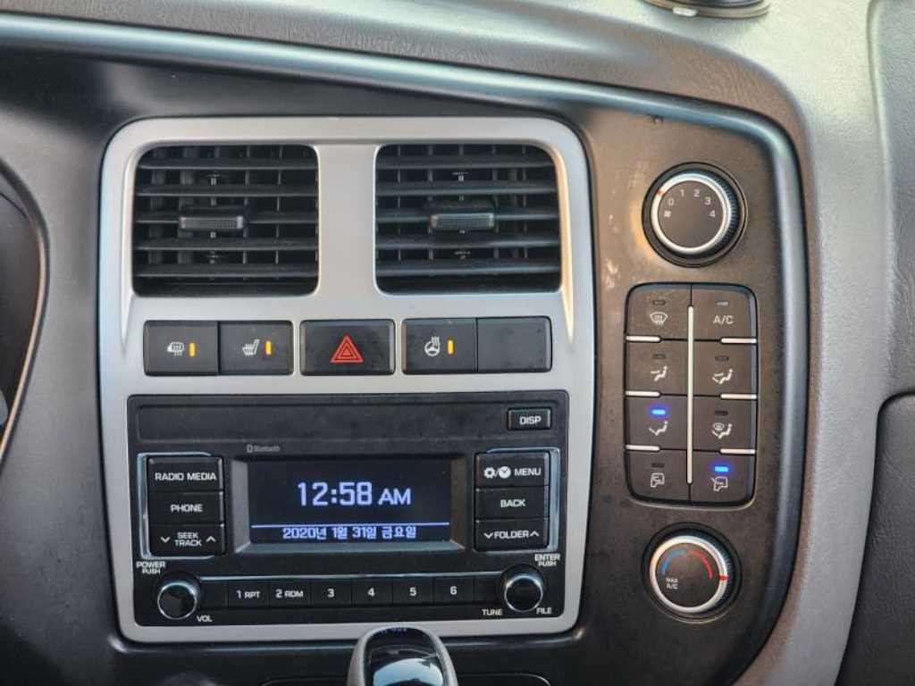 Hyundai Porter Super Cab/ Long Wheelbase Twin Comp 10