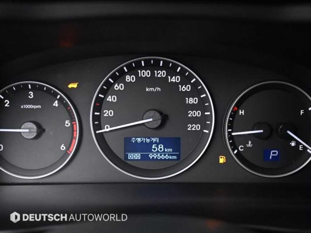 Hyundai Starex 2WD Urban Exclusive 9