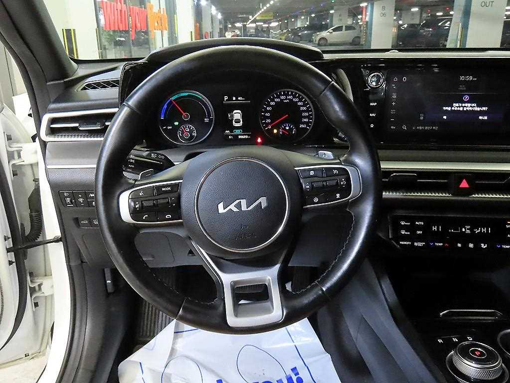 Kia K5 2.0 Prestige 9