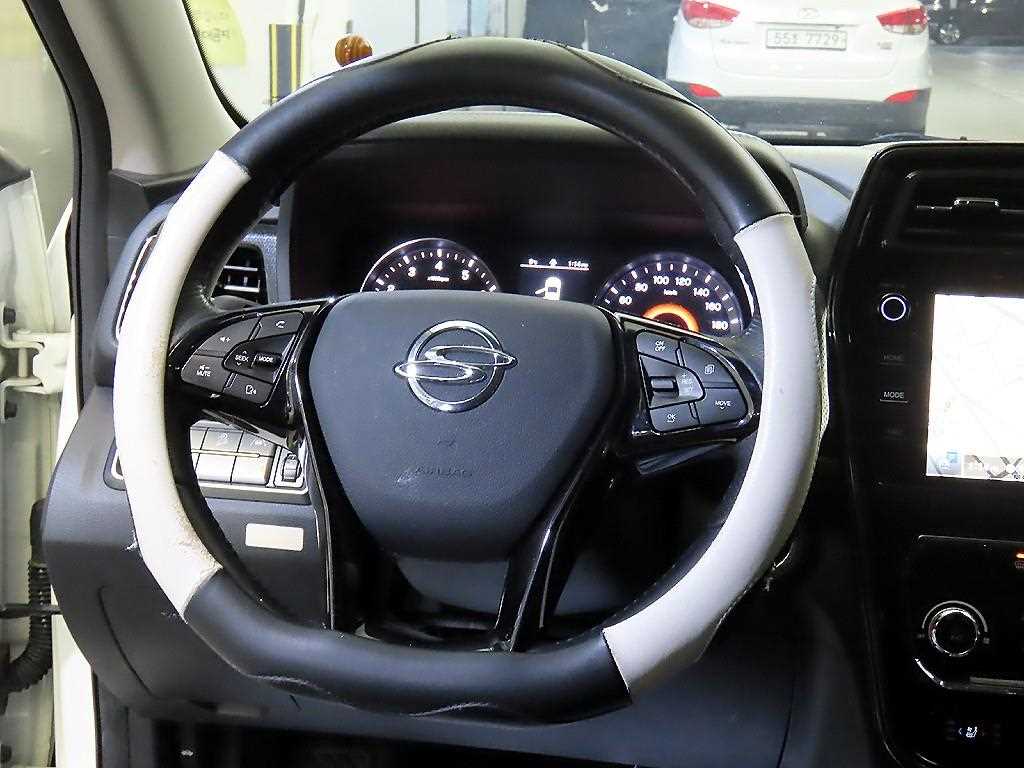 KG Mobility (Ssangyong) Tivoli 2WD Gasoline 1.5 V3 9