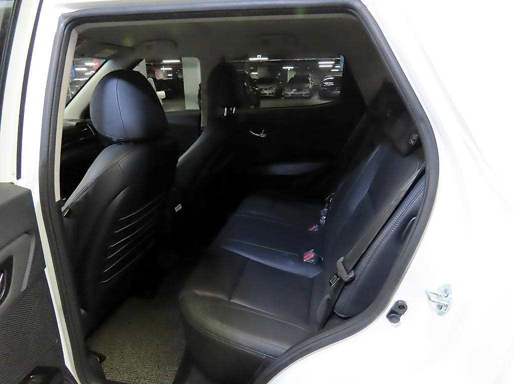 KG Mobility (Ssangyong) Tivoli 2WD Gasoline 1.5 V3 8