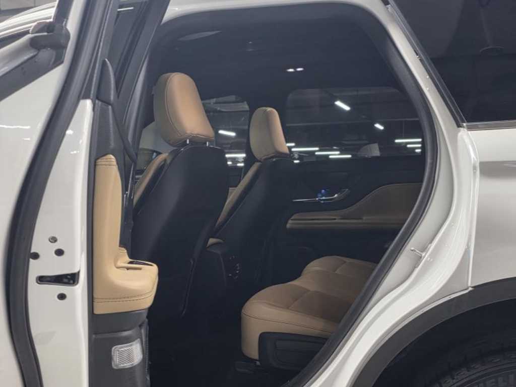 Lincoln Corsair 2.0 Reserve AWD 7