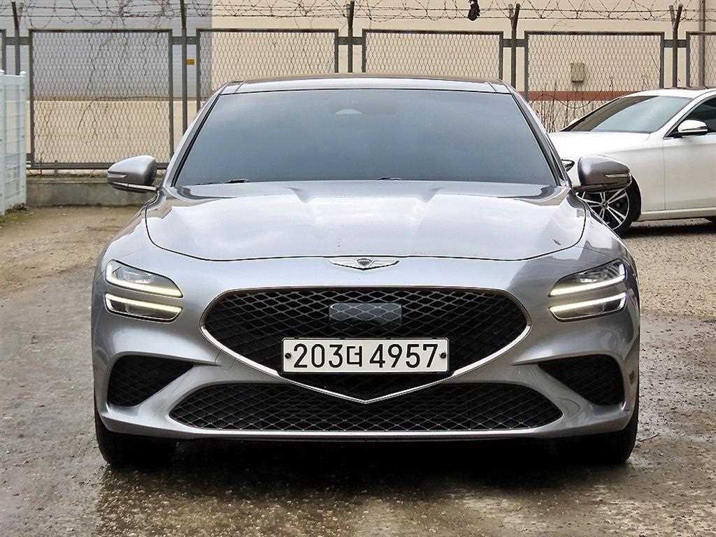 제네시스 G70 가솔린 2.0T 4WD 스포츠 패키지 사진 2/20