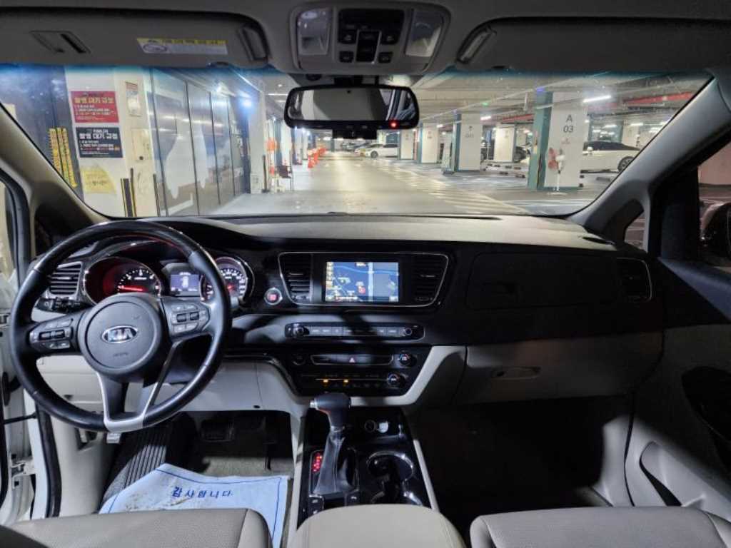 Kia Carnival Diesel Prestige 9