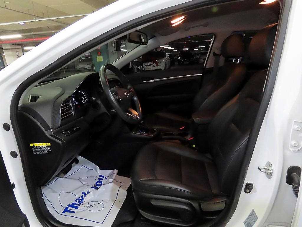 Hyundai Avante 1.6 Smart 7