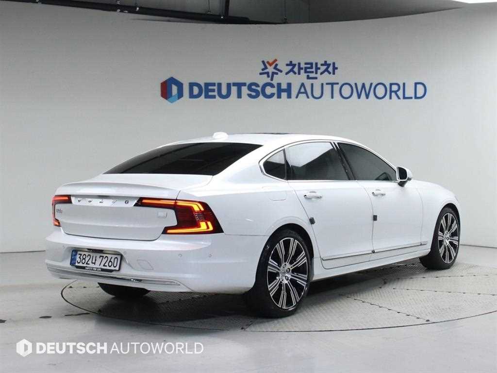 볼보 S90 T8 AWD 얼티메이트 브라이트 사진 2/20