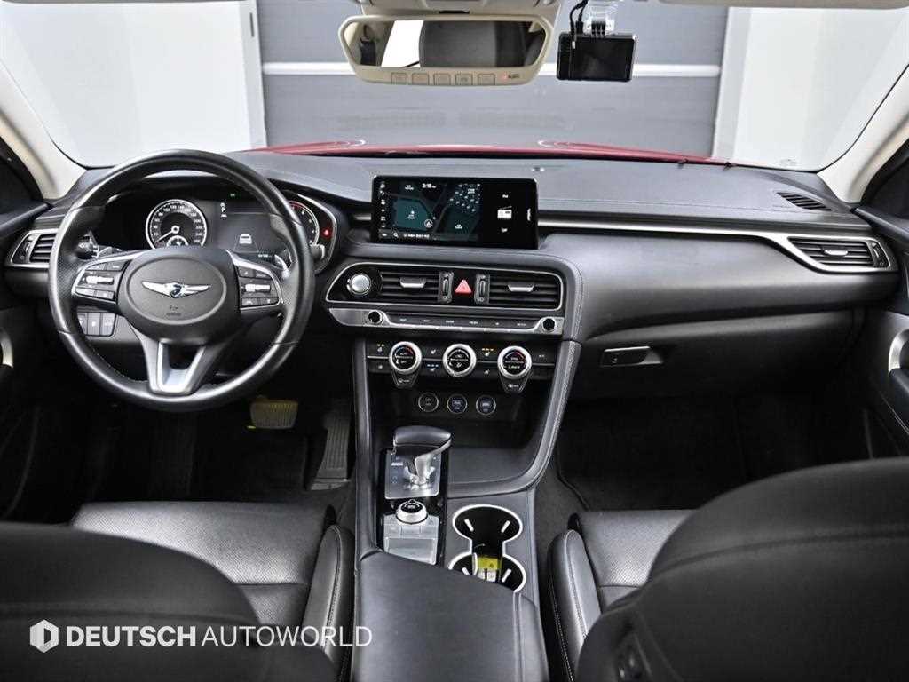 Genesis G70 Gasoline 2.0T 4WD Base Type 8