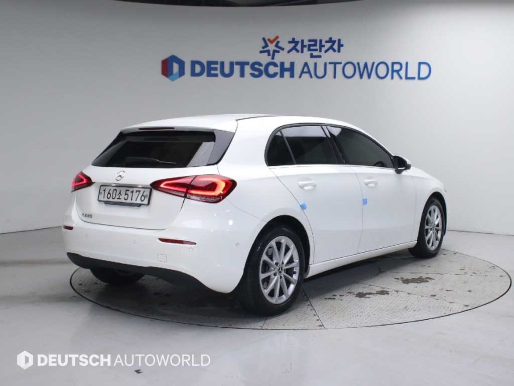 벤츠 A 클래스 A220 해치백 사진 2/20