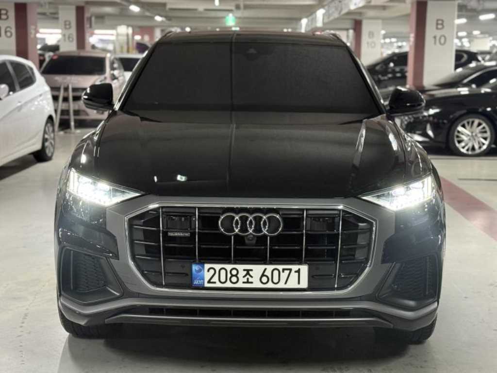 아우디 Q8 45 TDI 콰트로 프리미엄 사진 2/20
