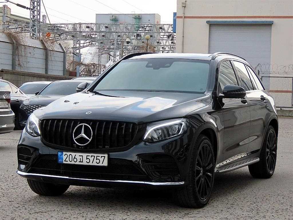 벤츠 GLC 클래스 GLC 300 4MATIC AMG LINE 사진 2/20