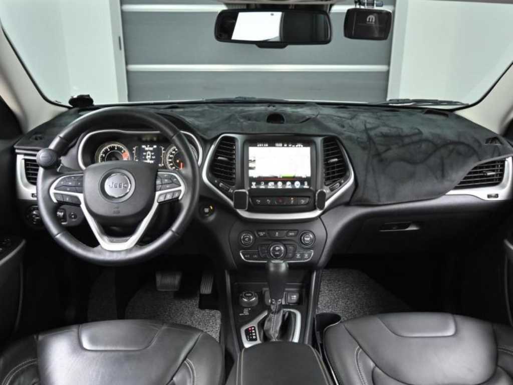 Jeep Cherokee 2.4 Longitude High AWD 8