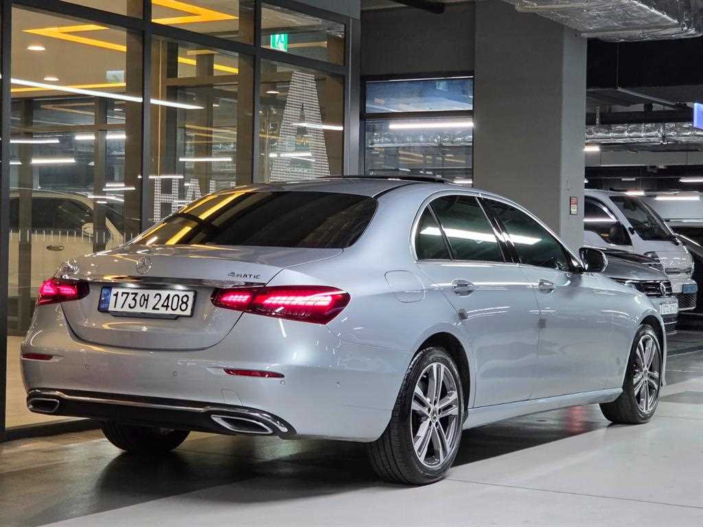 벤츠 E 클래스 E350 4MATIC 아방가르드 사진 2/20