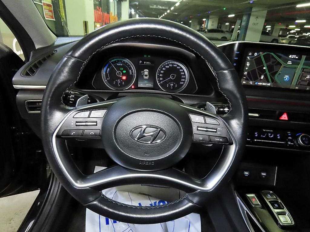 Hyundai Sonata Premium Plus 9