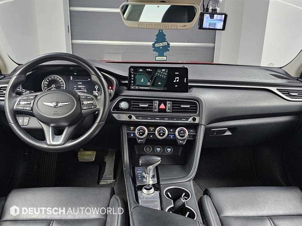 Genesis G70 Gasoline 2.0T 4WD 8