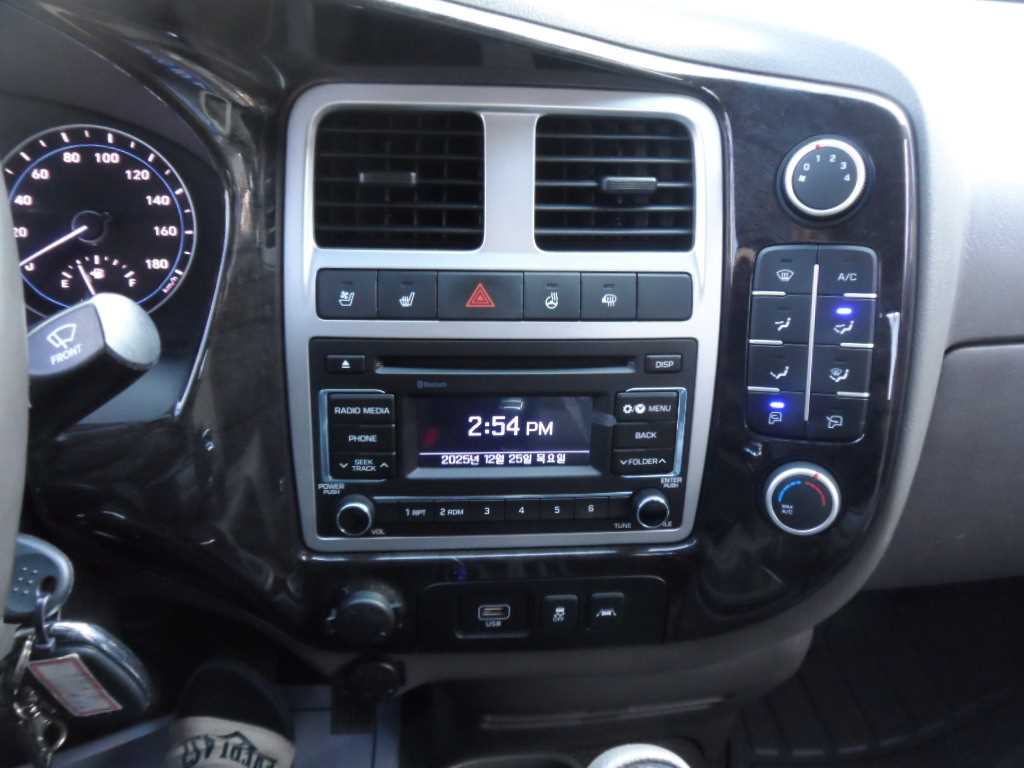 Hyundai Porter 1.0 Ton/ Super Cab/ Long Wheelbase/ CRDi Modern 10