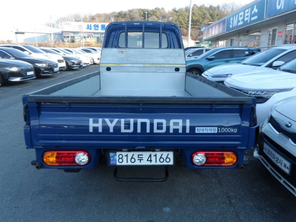 Hyundai Porter 1.0 Ton/ Super Cab/ Long Wheelbase/ CRDi Modern 4
