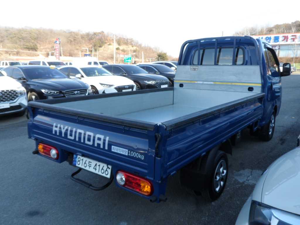Hyundai Porter 1.0 Ton/ Super Cab/ Long Wheelbase/ CRDi Modern 5