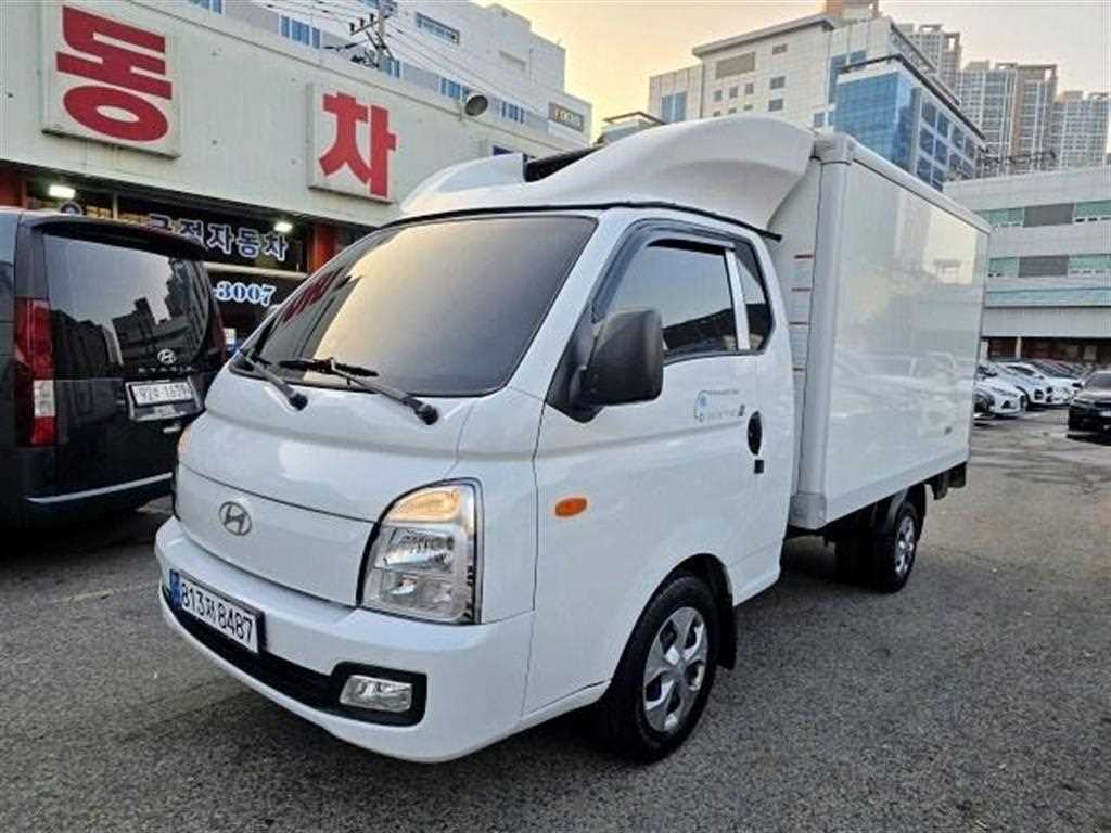 Hyundai Porter Super Cab/ Long Wheelbase/ Twin Comp Smart 3