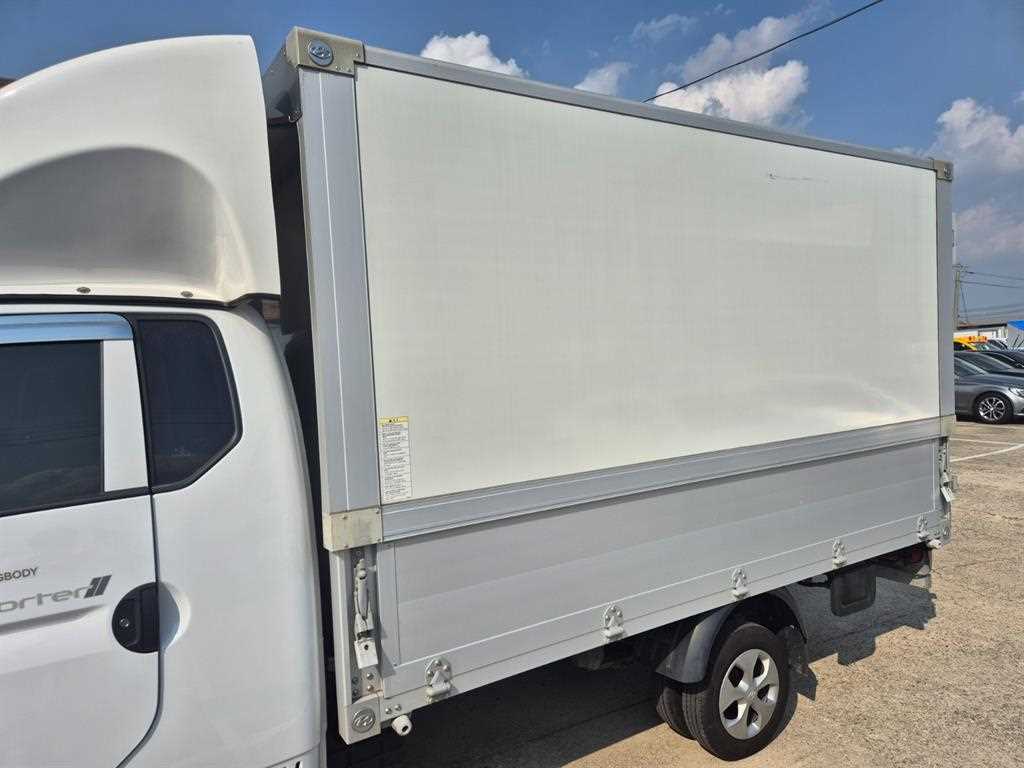 Hyundai Porter Electric/ Super Cab/ Long Wheelbase 10