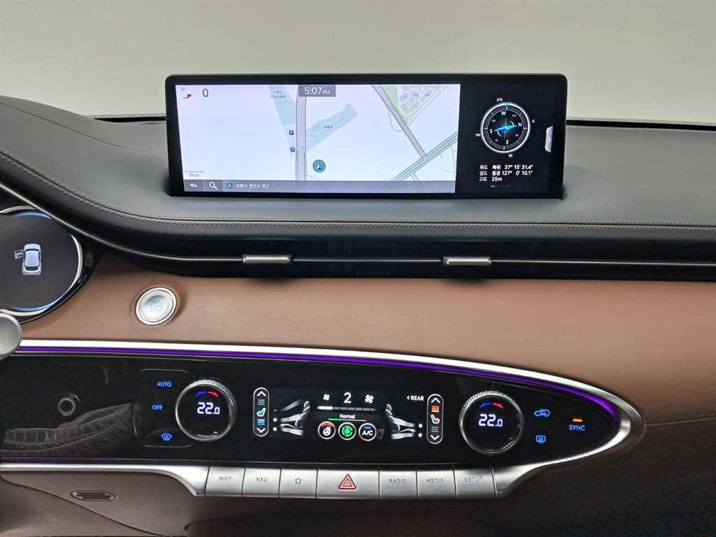 Genesis GV70 2.5T Gasoline AWD Base Type 10