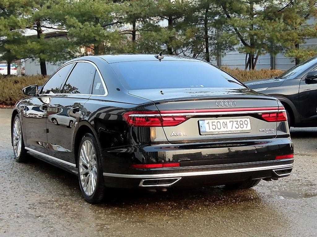 Audi A8 55 TFSI Quattro LWB — фото 3