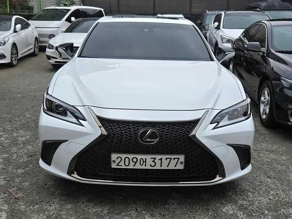 Lexus ES F-Sport