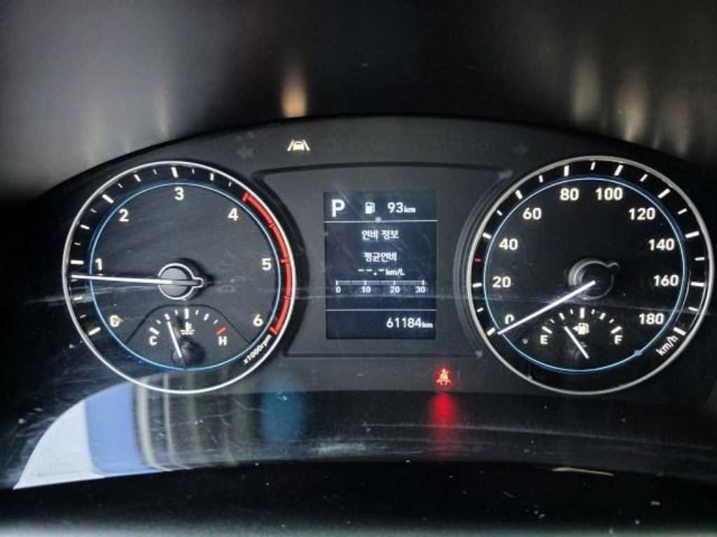 Hyundai Porter Super Cab/ Long Wheelbase/ 2WD Smart 7