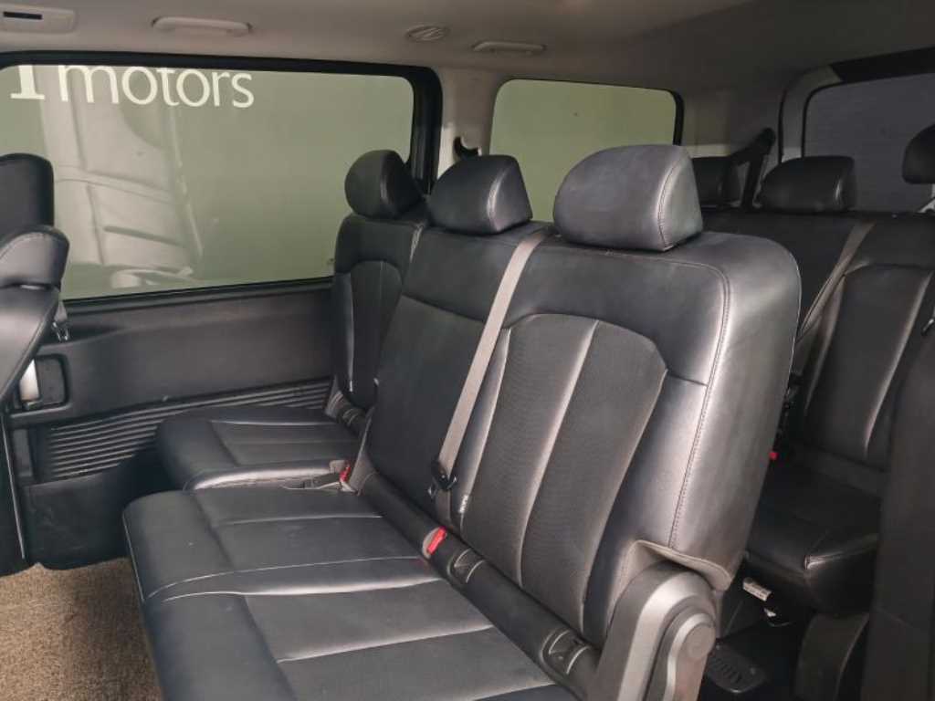 Hyundai Staria 4WD Diesel Tourer Modern 9