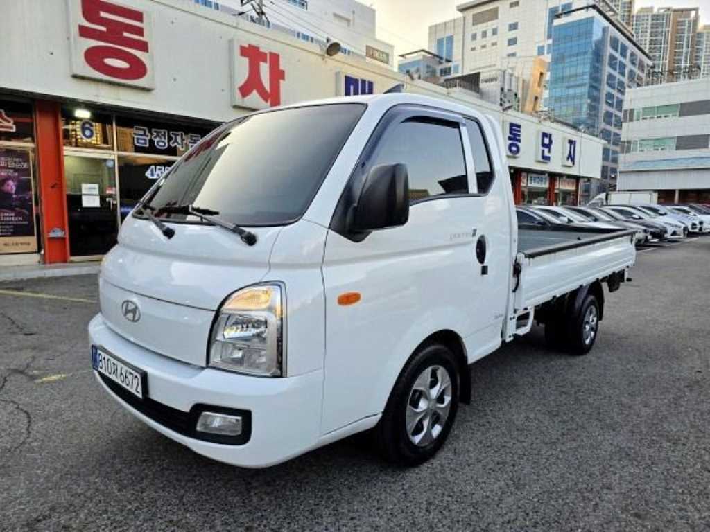 Hyundai Porter Super Cab/ Long Wheelbase/ 2WD Smart 2