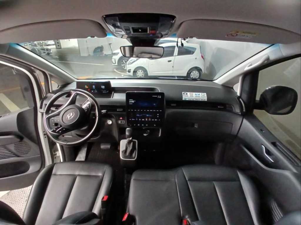 Hyundai Staria 4WD Diesel Tourer Modern 7