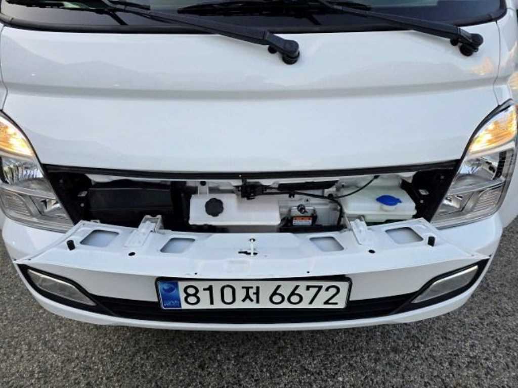 Hyundai Porter Super Cab/ Long Wheelbase/ 2WD Smart 8