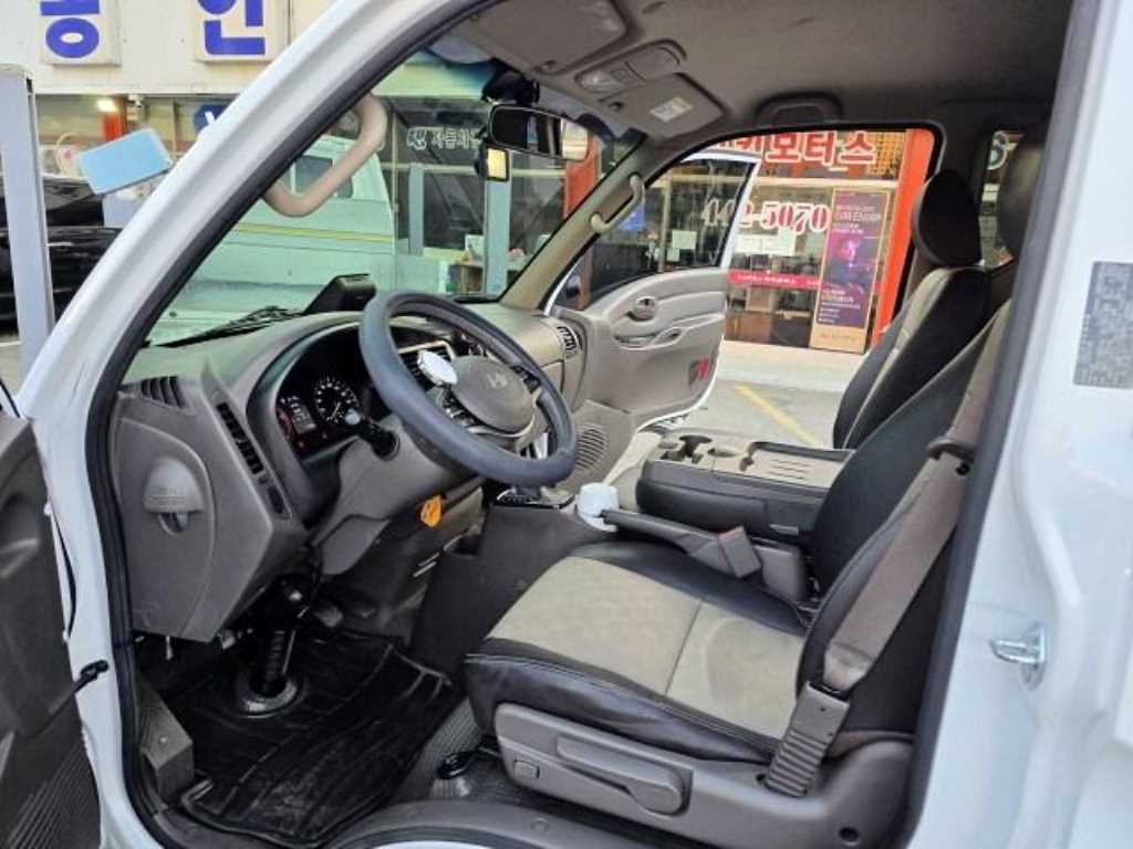 Hyundai Porter Super Cab/ Long Wheelbase/ 2WD Smart 10