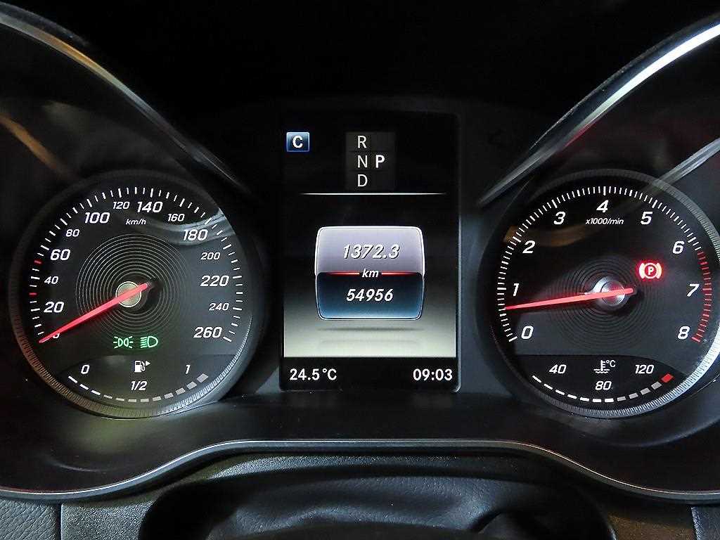 Mercedes-Benz GLC-Class GLC300 4MATIC AMG LINE 10