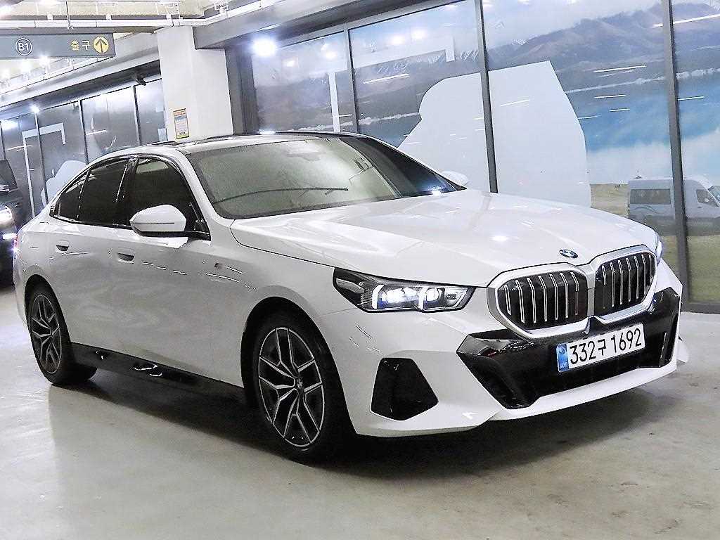 BMW 5시리즈 5시리즈 (G60) 520i 기본형