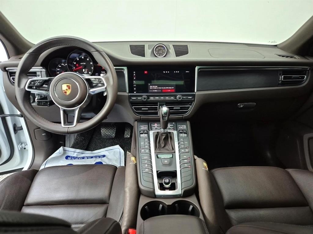 Porsche Macan Gasoline 2.9 GTS 8
