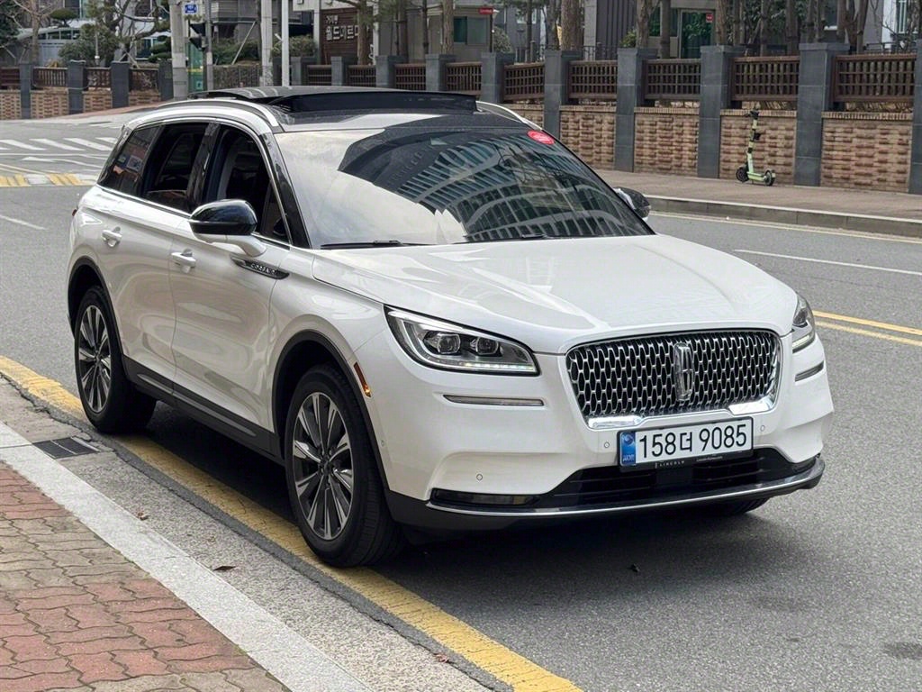 Lincoln Corsair 2.0 Reserve AWD 4