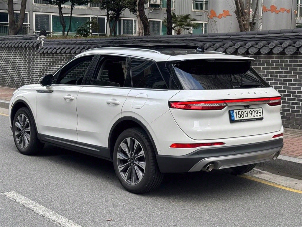 Lincoln Corsair 2.0 Reserve AWD 6