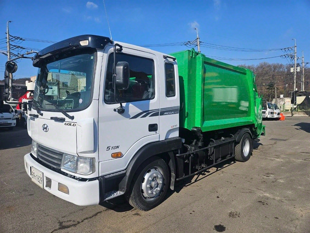 현대 압착진개 메가트럭 5톤 - 중고 트럭 매물 이미지