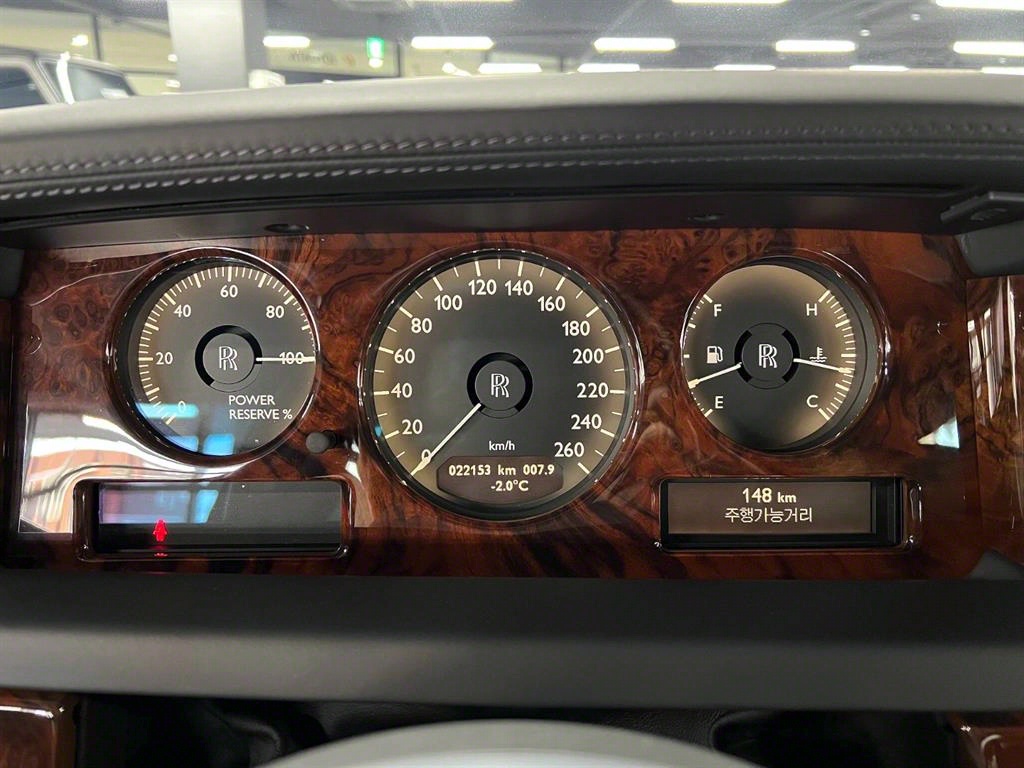 Rolls Royce Phantom 6.7 V12 EWB 7