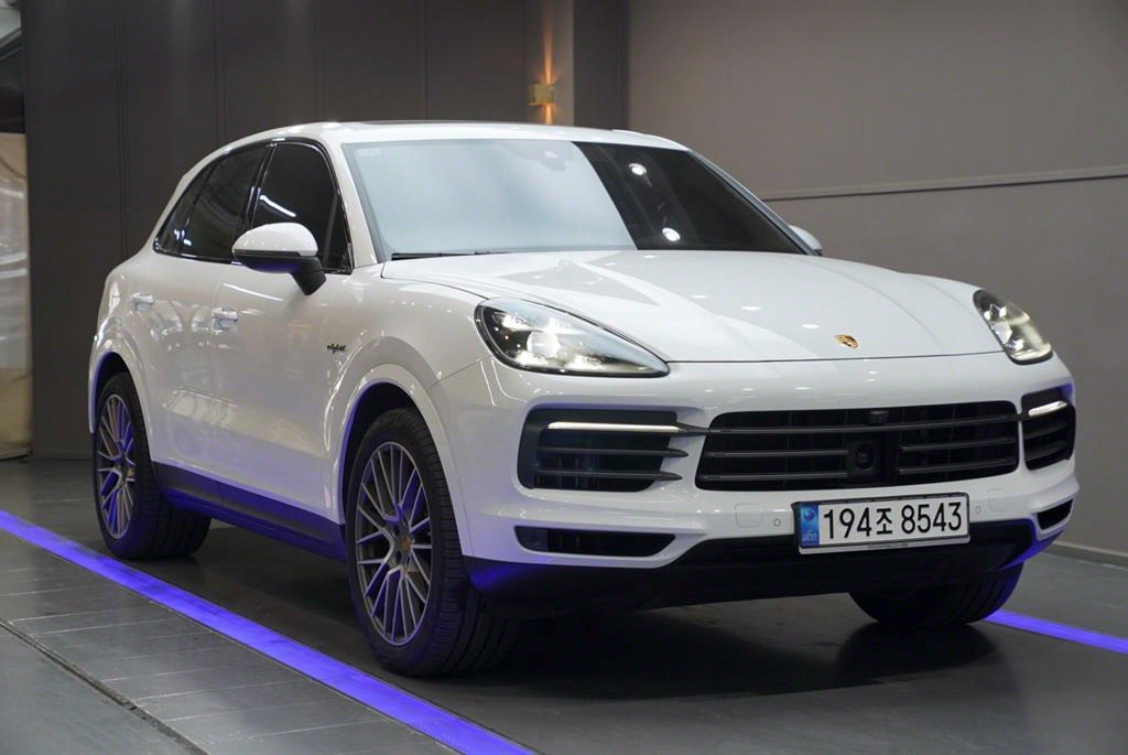 Porsche Cayenne 3.0 E- Hybrid Platinum Edition
