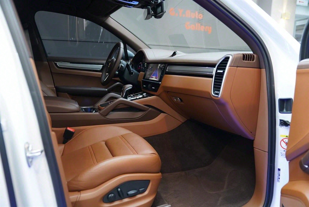 Porsche Cayenne 3.0 E- Hybrid Platinum Edition 10