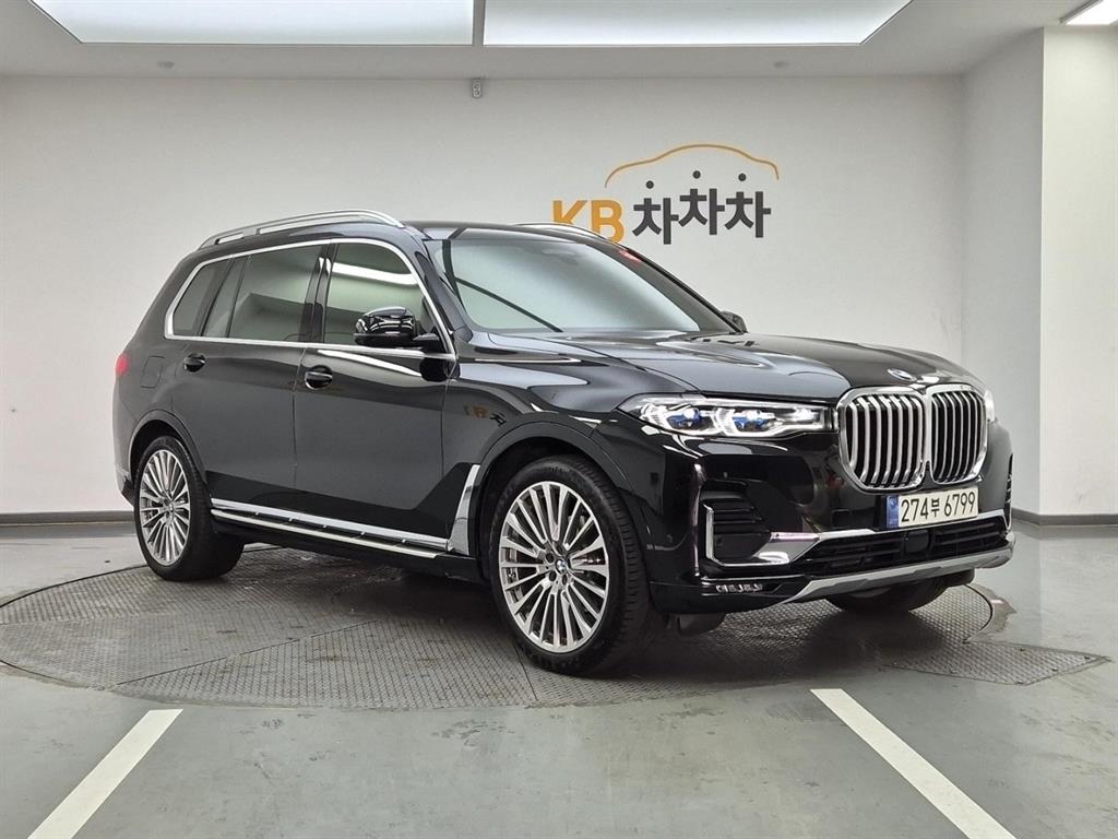 BMW X7 xDrive 40i Design Pure Excelence 3