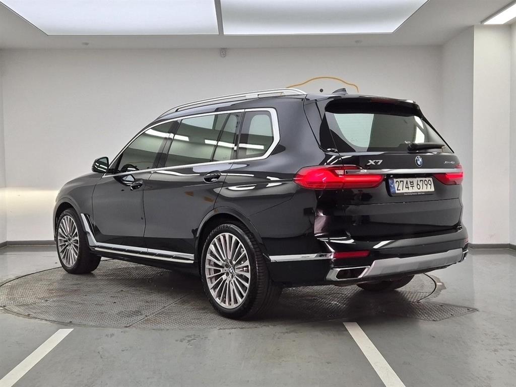 BMW X7 xDrive 40i Design Pure Excelence 4